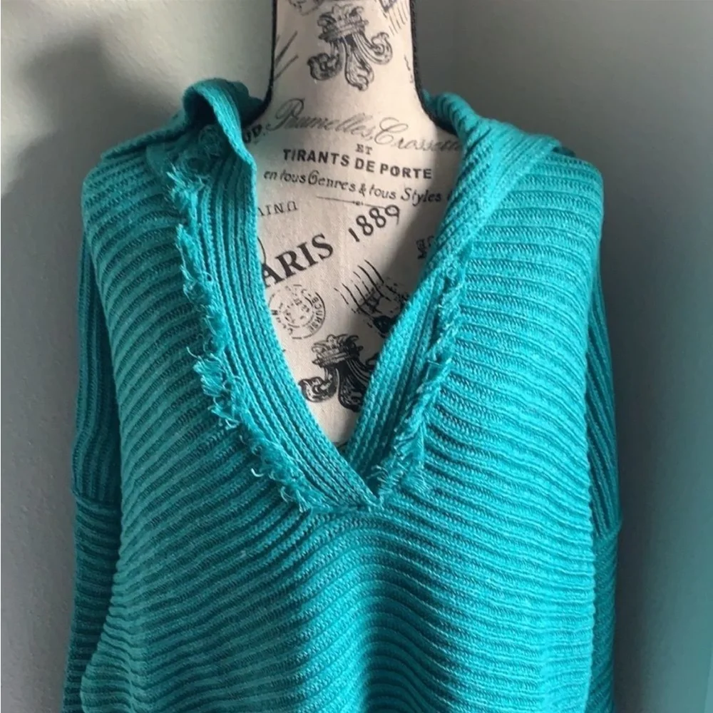 Free People Teal Oversized V Neck Sweater. NWT Retails for $108.00